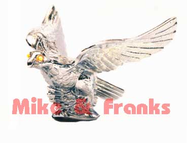 128 Haubenornament "Flying Eagle" mit beleuchteten Augen