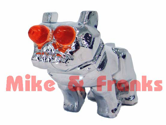 413 Haubenornament "Bull Dog" mit beleuchteten Augen